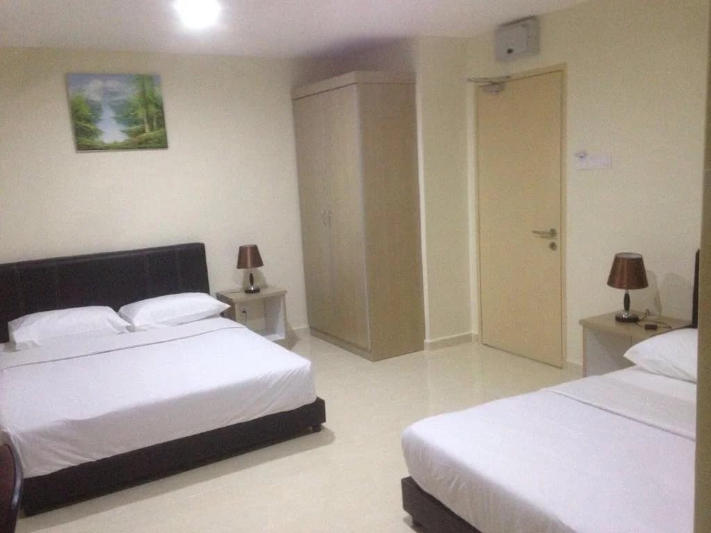 OYO 89831 Sri Sena Hotel - photo 3