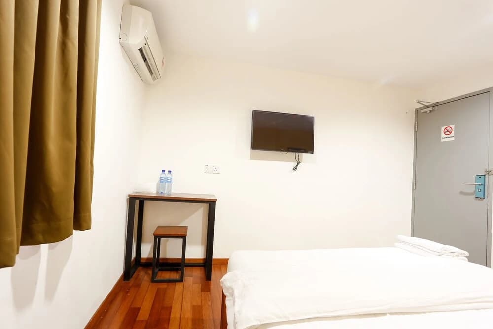 OYO 772 Lux Hotel - photo 5