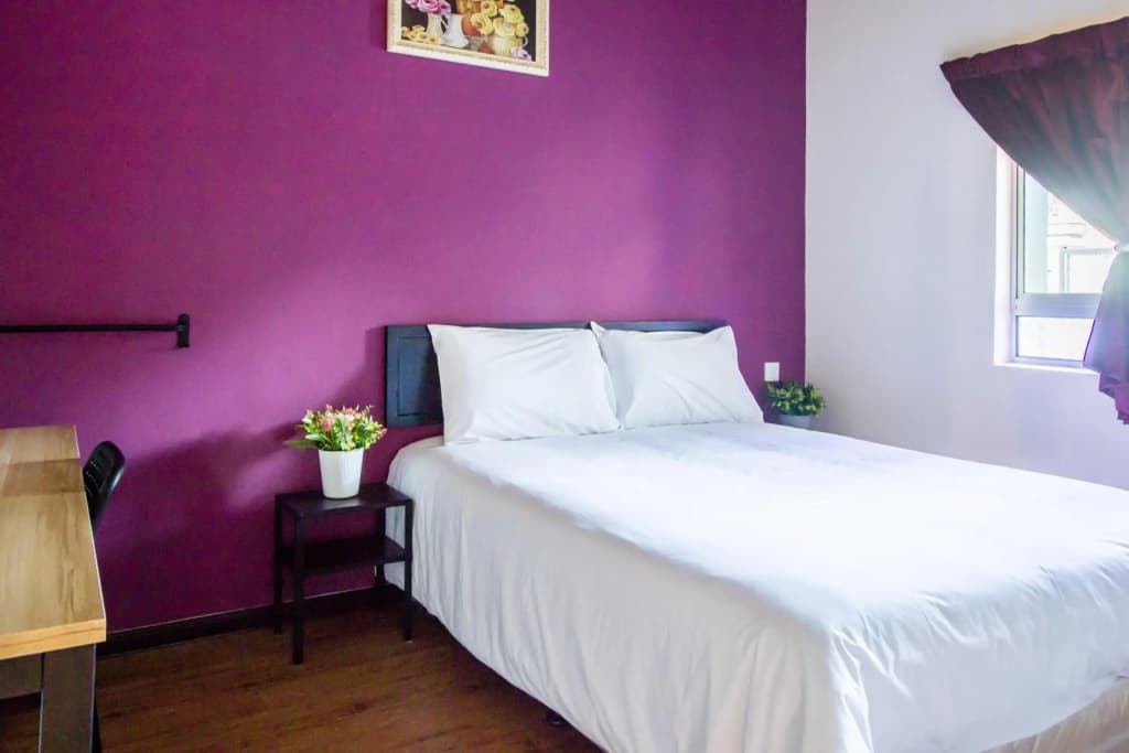 Explore 5BR Gardenhouse Retreats (Free Parking) - photo 5