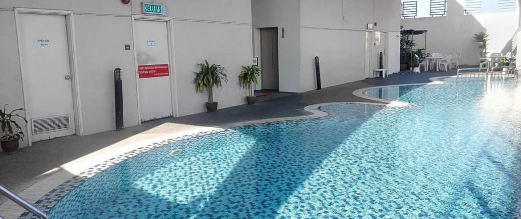 Mandarin Court Hotel - photo 13