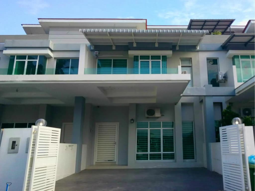 De Bien 2-Storey Residence - photo 2