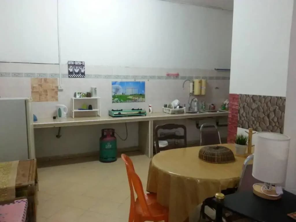 Homestay Aircond Pantai Timur Chalet Guest House Kak Mah - photo 15
