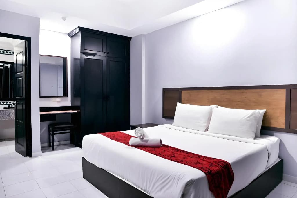 Leisure Cove Hotel & Apartments - photo 3