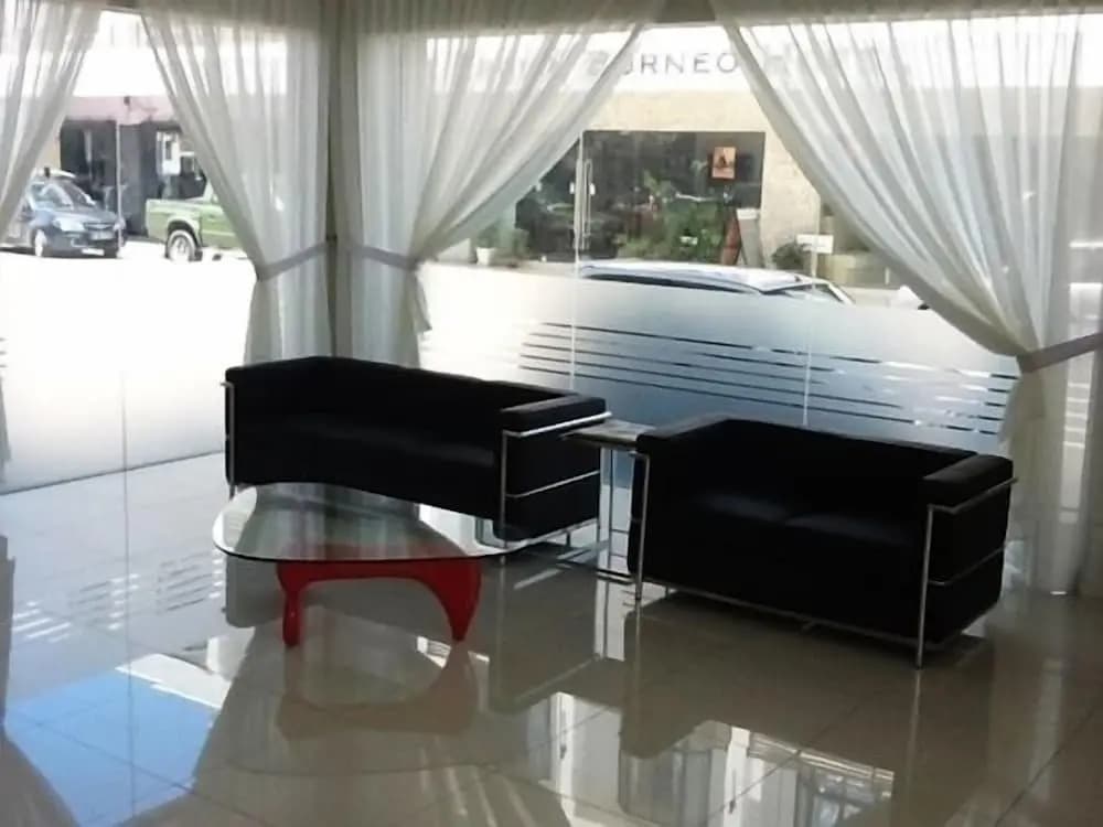 OYO Rooms Near Tanjung Aru Beach - photo 3