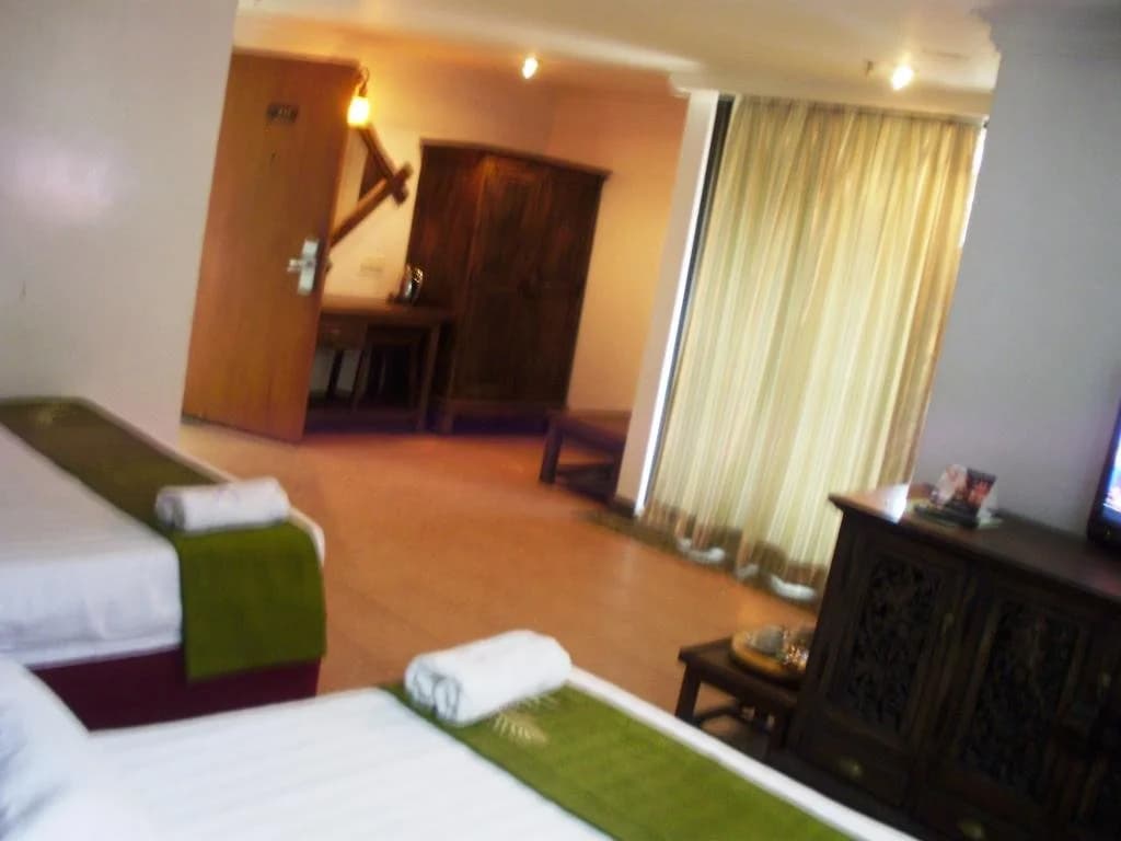 Eagle Bay Hotel - photo 6