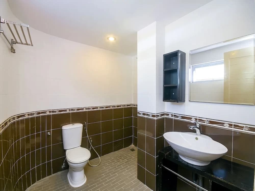 Dragon Inn By OYO Rooms - photo 8