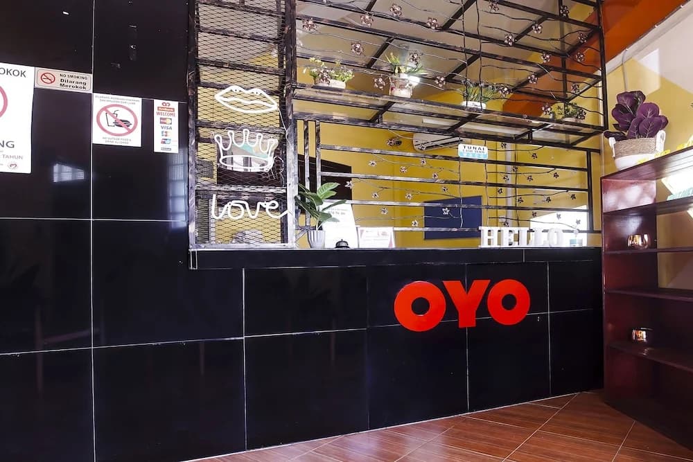 Hotel O Night Queen salak Tinggi - photo 21