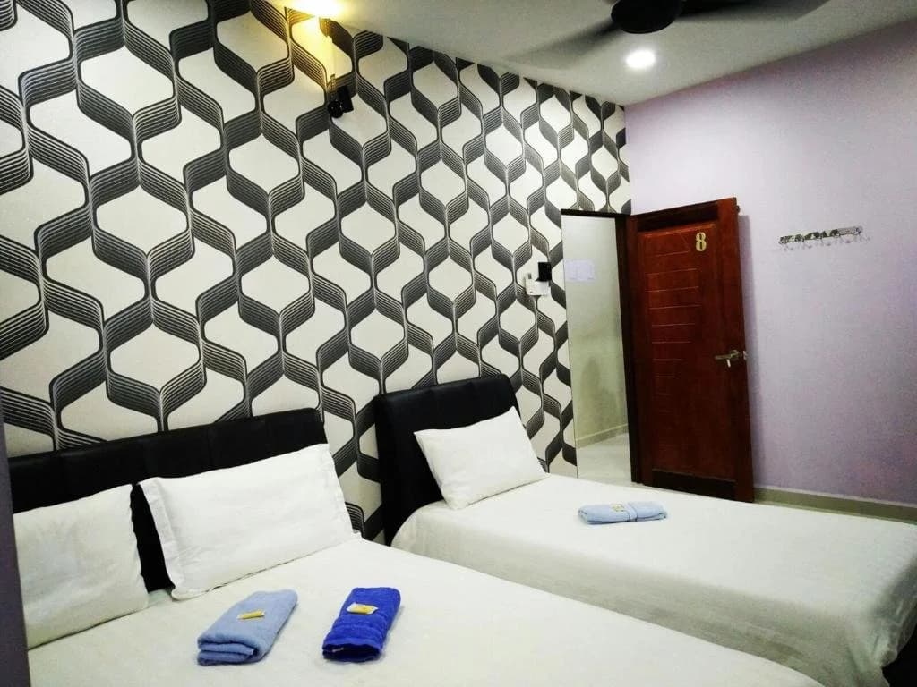 Leaf Guest House - photo 2