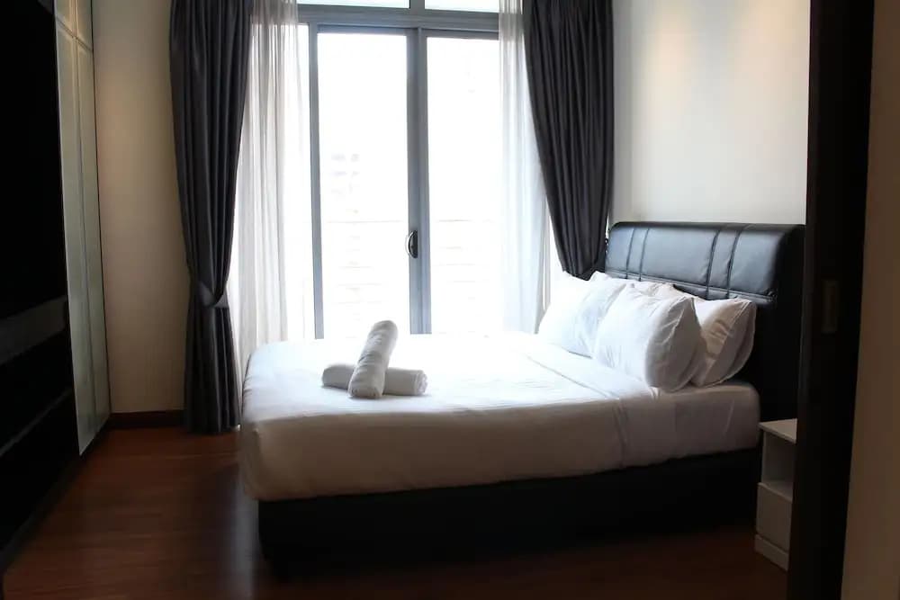 Peaceful Service Suites at Taragon Puteri Bintang - photo 2