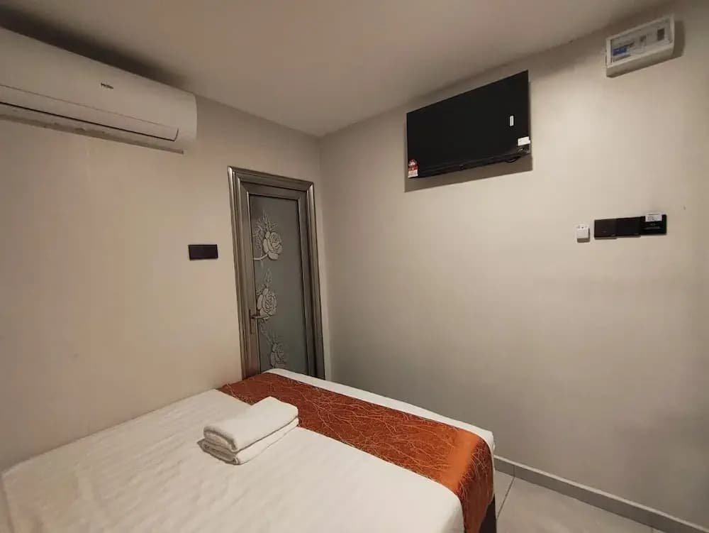 Hotel Mawar Inn - photo 20