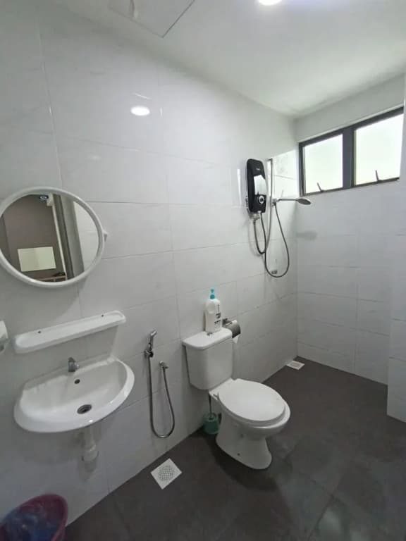 191 Cozy CasaKayangan 3BR by Grab A Stay - photo 9