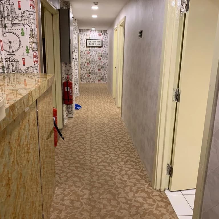 Oscar Inn - photo 8