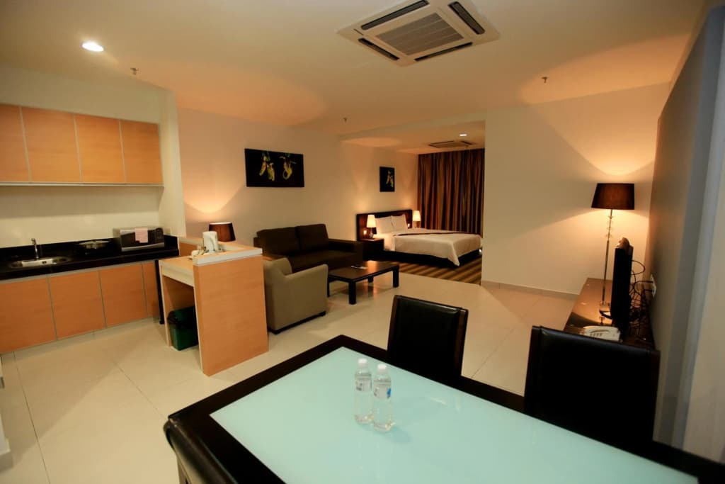 Merdeka Suites Hotel - photo 6