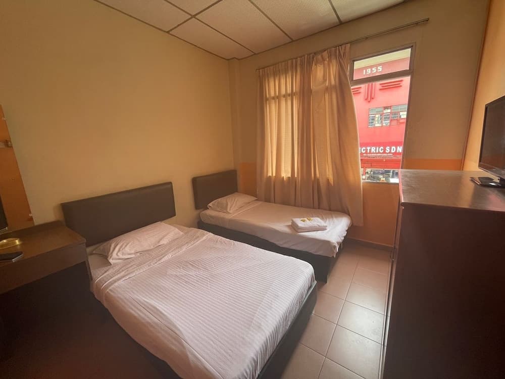 OYO 91284 White House Hotel Kluang - photo 1