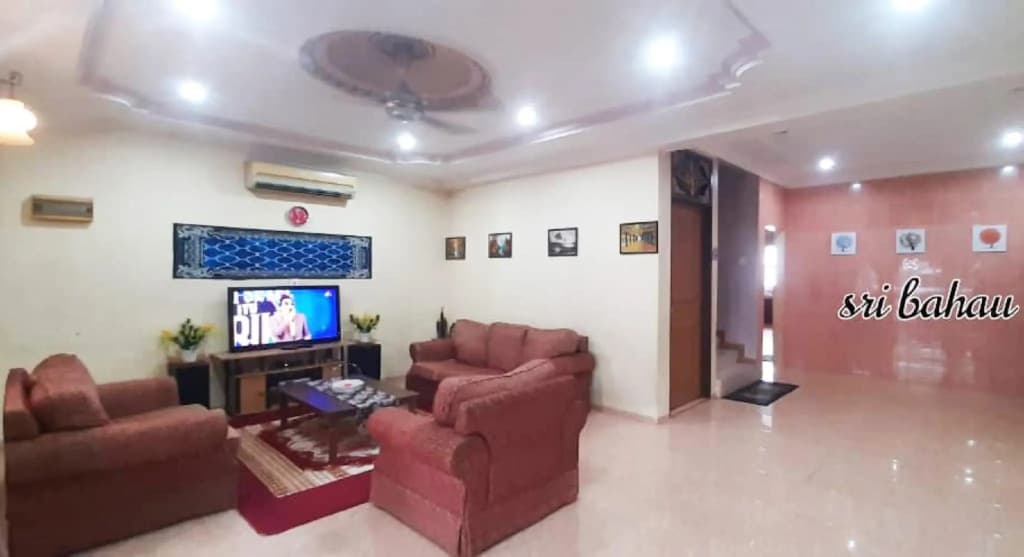 Hotel Sri Bahau - photo 1