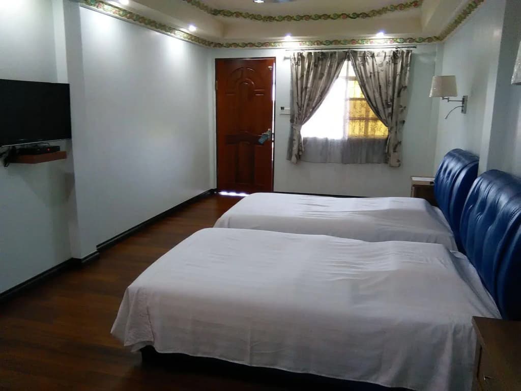 Ben & Roz Inn - photo 7