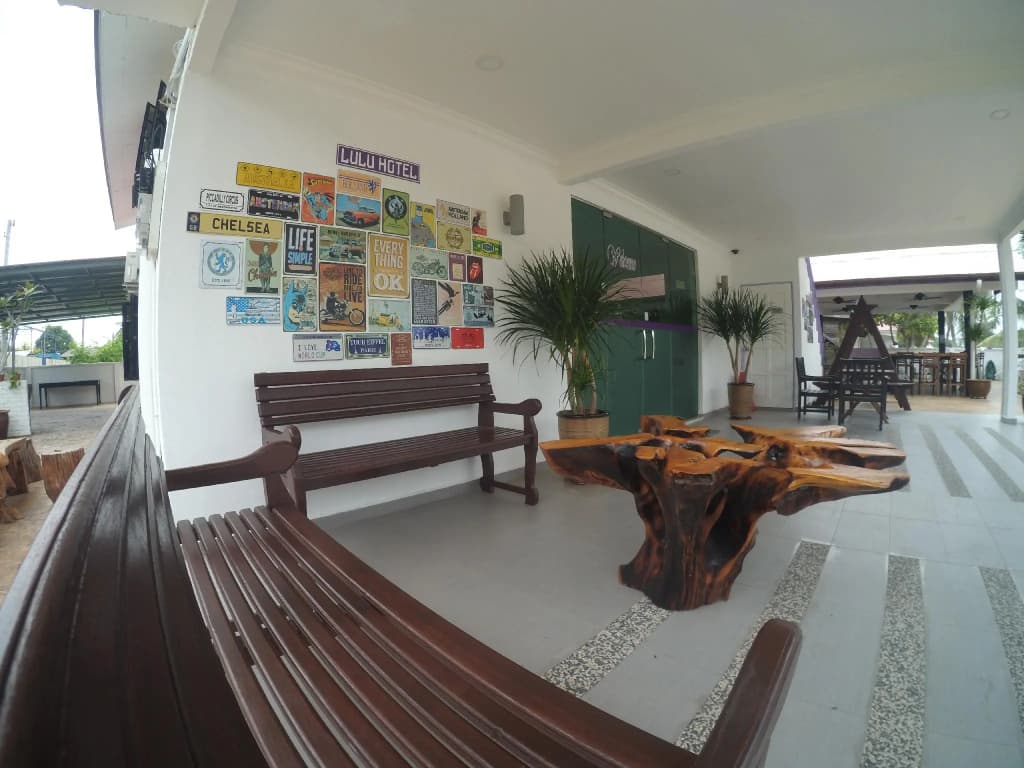 Lulu Hotel - photo 2
