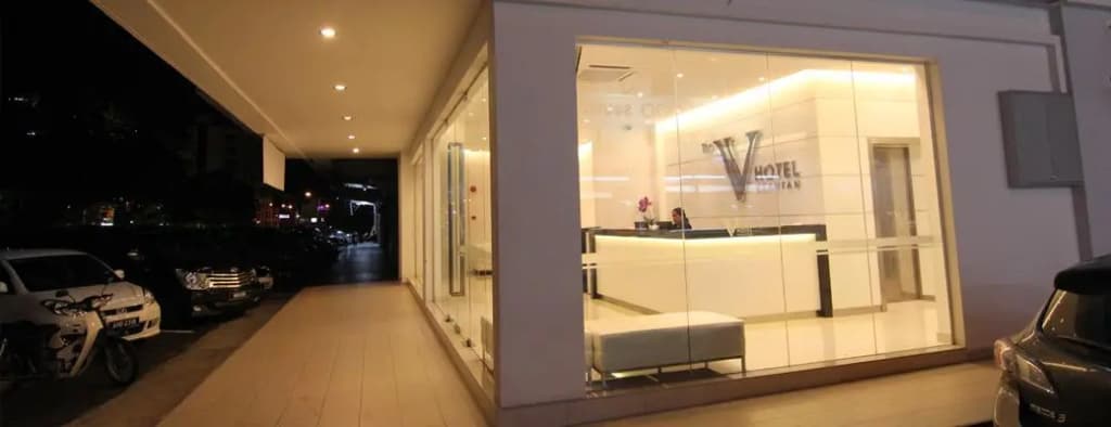 The V Hotel - photo 8