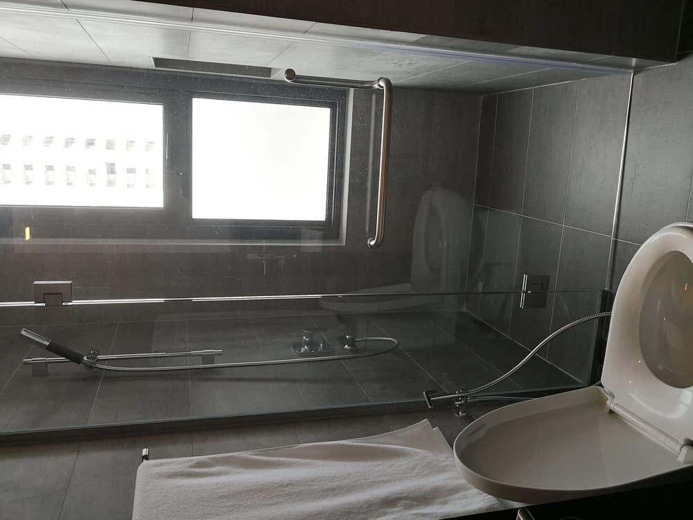 The Landmark Penthouse Luxury Condo by Casa Accommodation - photo 7