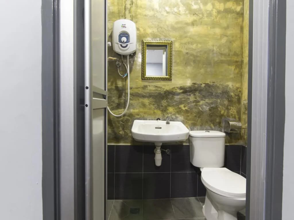 OYO 937 Lucky Hotel - photo 6