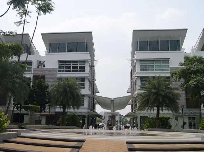 Hotel Laman Seri @ Sec. 13 - photo 1