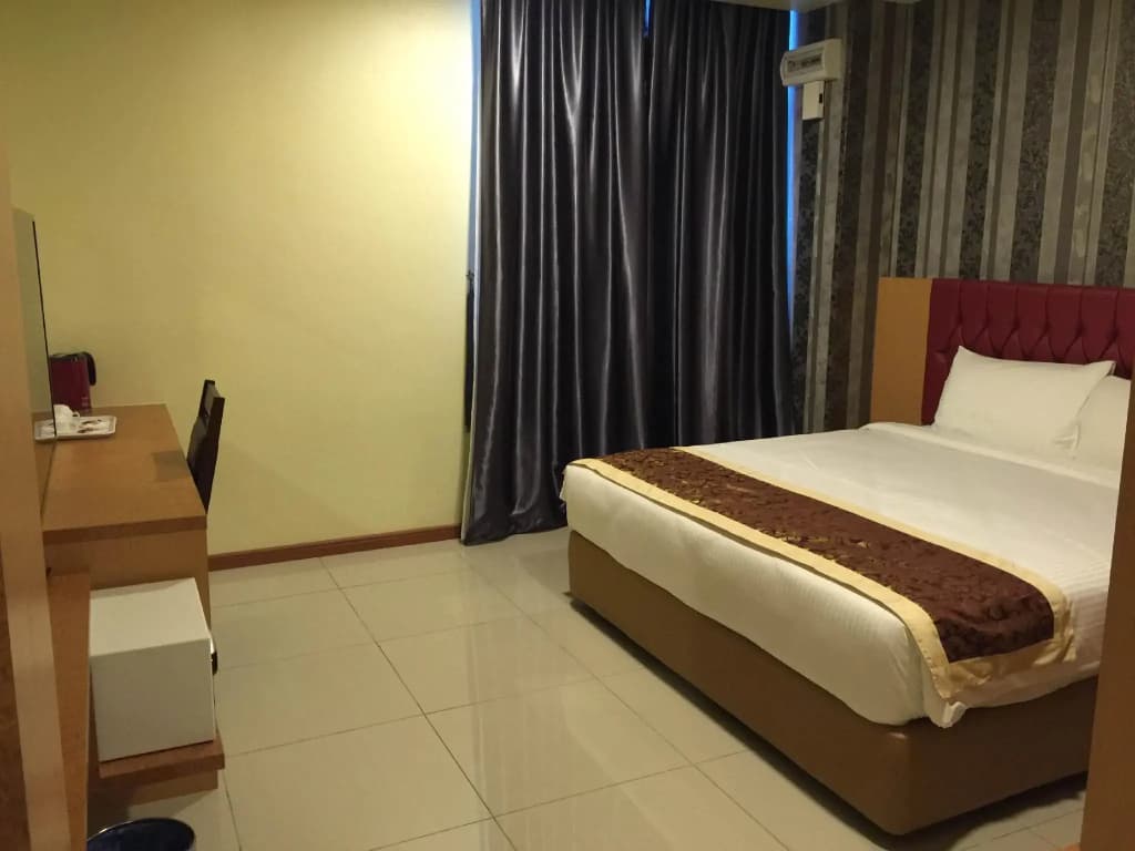 Prince 33 Hotel - photo 5