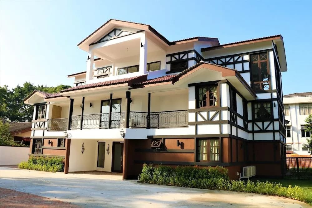 The Tudor - main photo