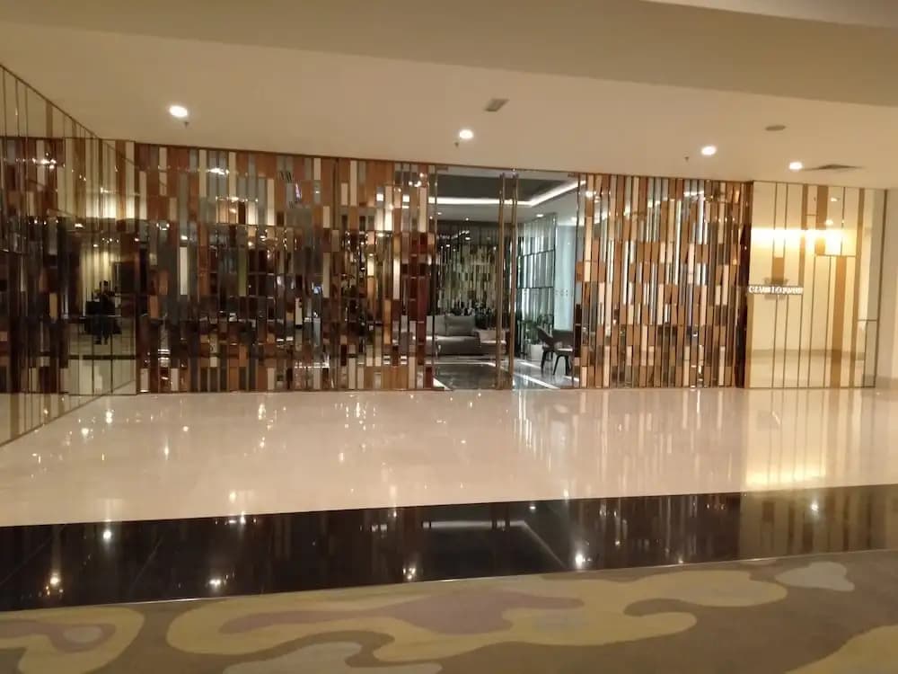 Grand Service Apartment at Times Square - photo 2