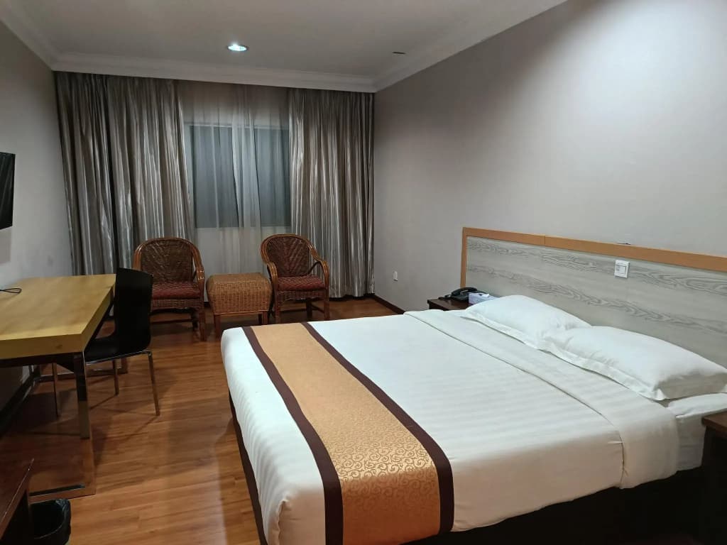 TD Plaza Hotel - photo 32