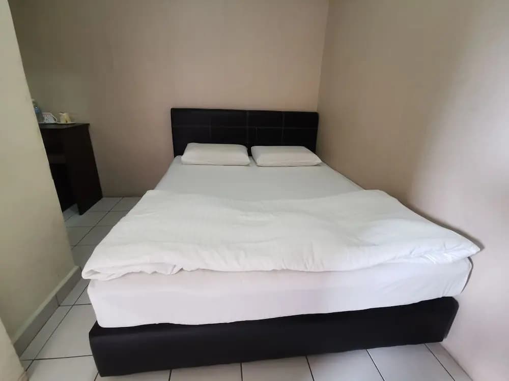 Lodge 37T by OYO Rooms - photo 2