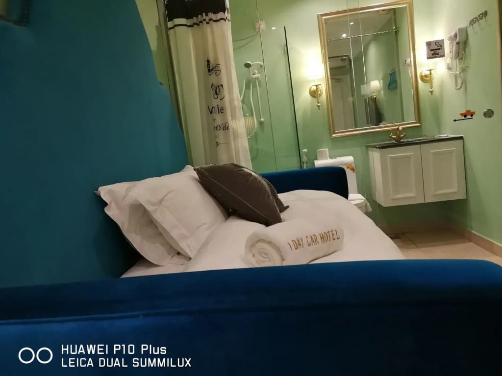 1 Day Car Hotel Station 18 - photo 2