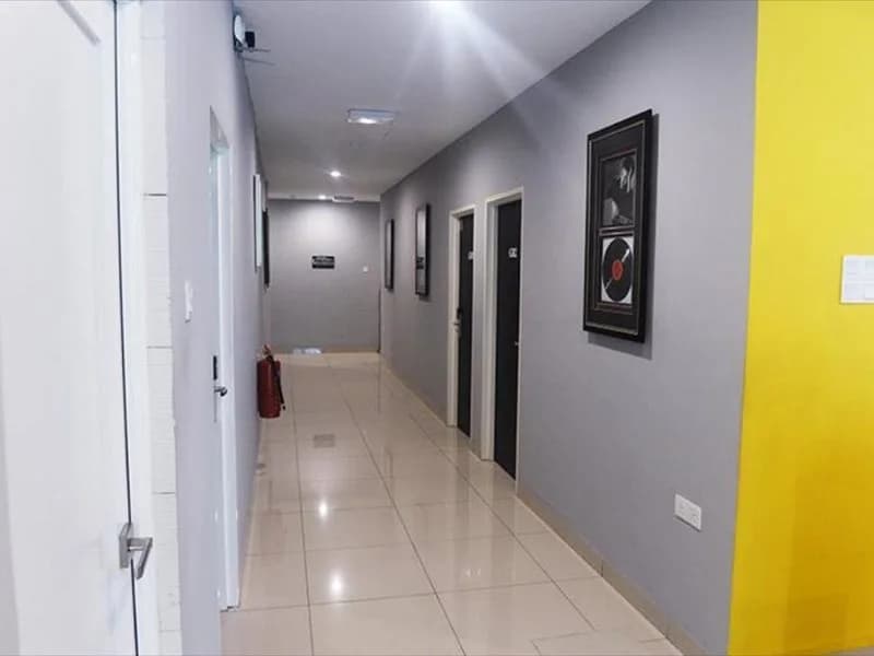 Brezza Hotel Sitiawan - photo 12