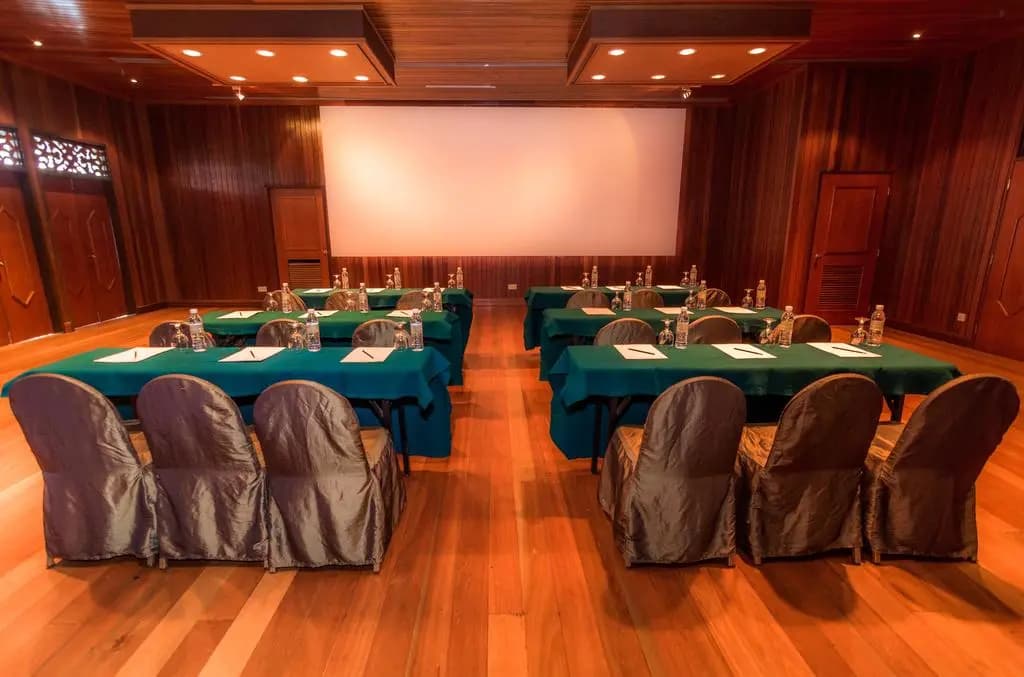 Hotel Longhouse - photo 12