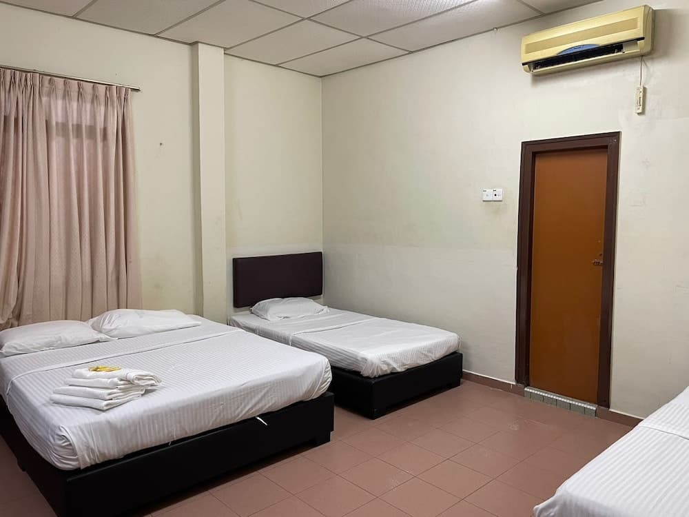 OYO 91284 White House Hotel Kluang - photo 9