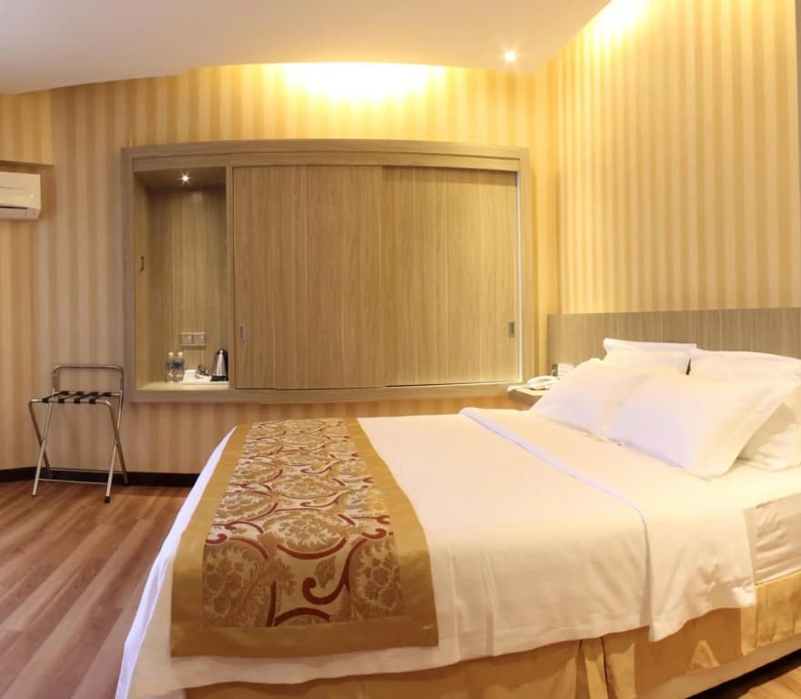 Mandarin Hotel - photo 17