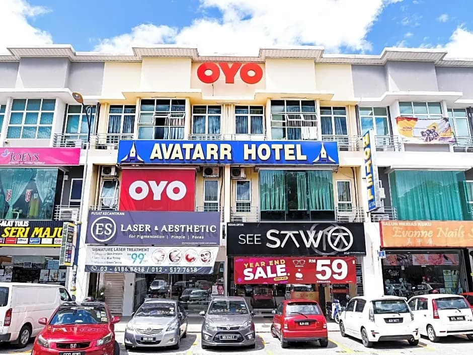 Super OYO 44097 Avatarr Hotel - main photo