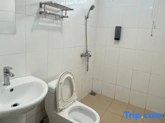 J5 Bintulu Homestay -Private Ground Floor Stay - photo 2