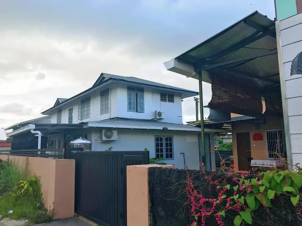 Merdeka Guest House 2 - photo 1