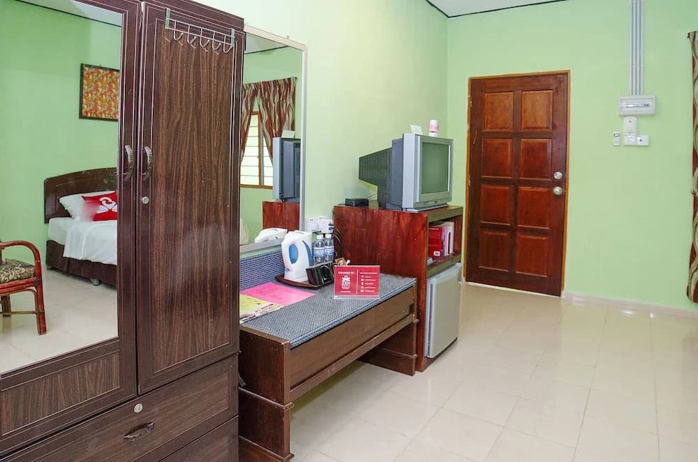 ZEN Rooms Anak Tasik Besar - photo 4
