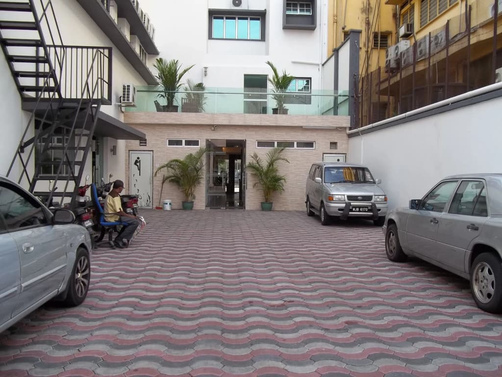 D Eastern Hotel - photo 1