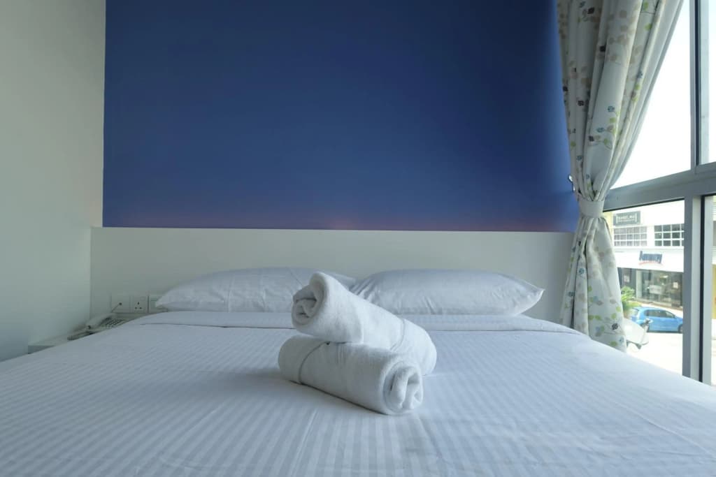 Lodge 10 Hotel - photo 4