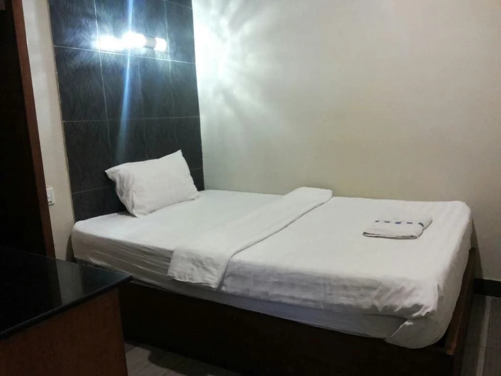 682 Lodge by OYO Rooms - photo 6