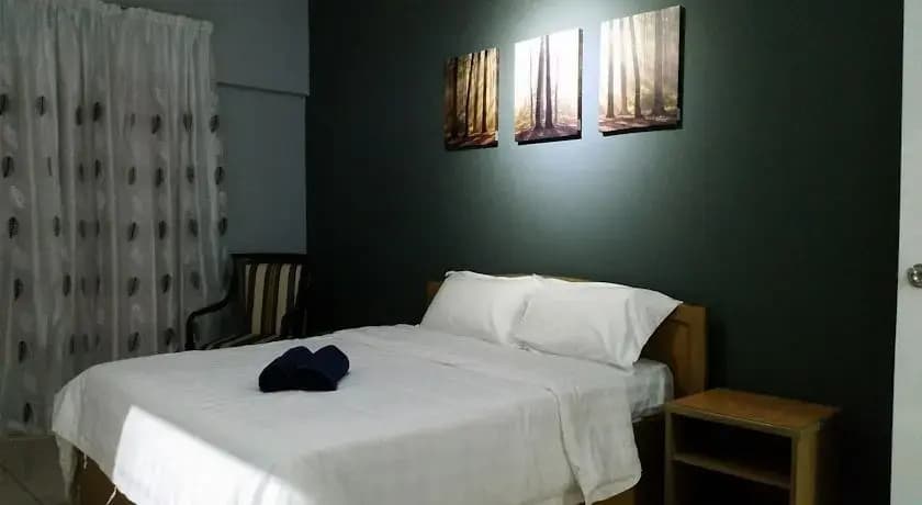 Waterfront Holiday Suites @ Marina Court Resort Kota Kinabalu - photo 5