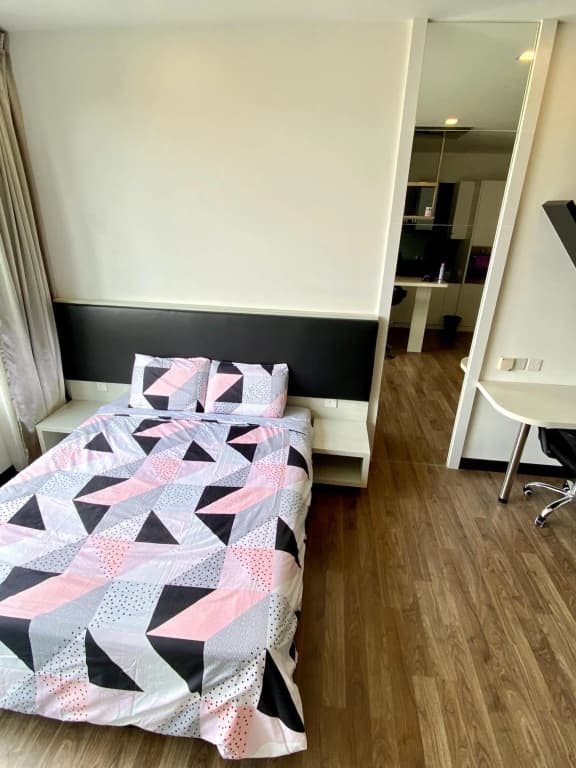 NEW Landmark Residence 2, Studio for 2 pax, High floor, Nice View, Free Parking, Budget Stay - photo 1