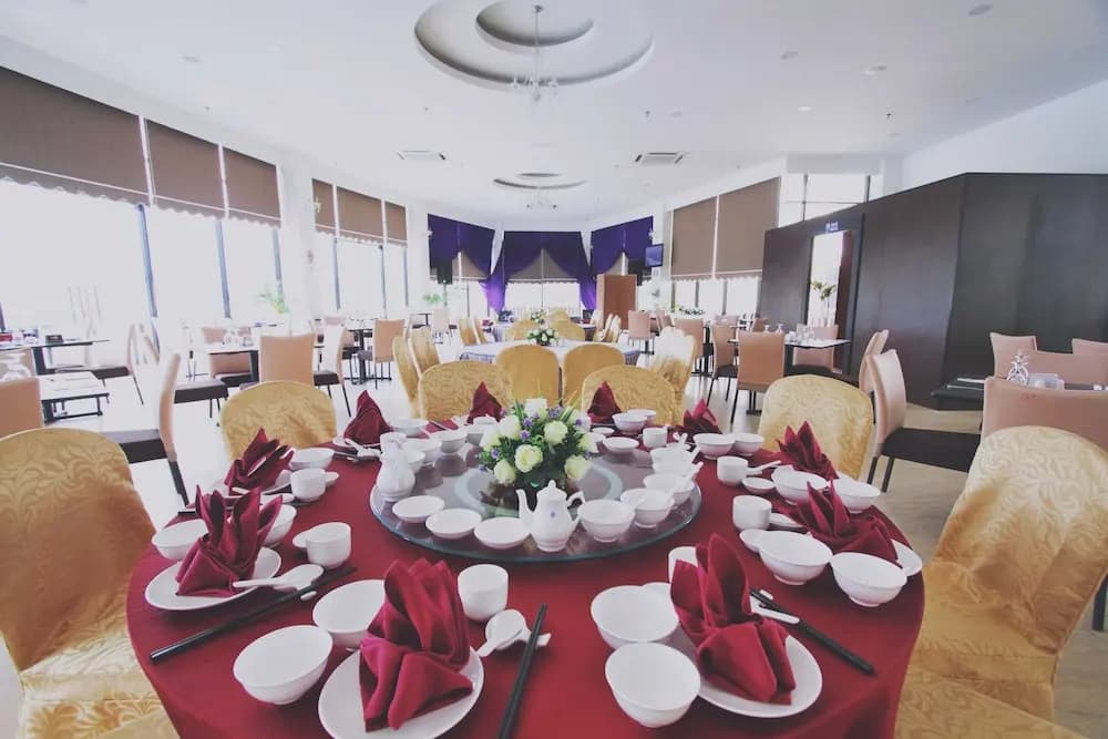 The Regency Waterfront Hotel - photo 27