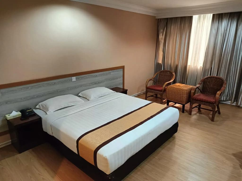 TD Plaza Hotel - photo 30
