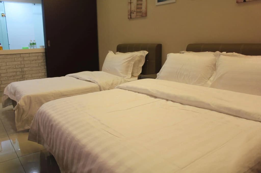 De Houz - Trefoil Setia Alam Home Stay - photo 5