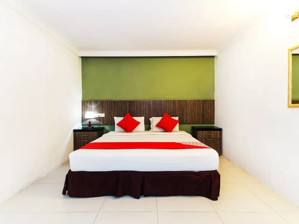Super OYO 443 Crystal City Hotel - photo 5