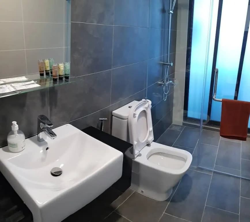 Almas Suites By Iconic Bliss - photo 6