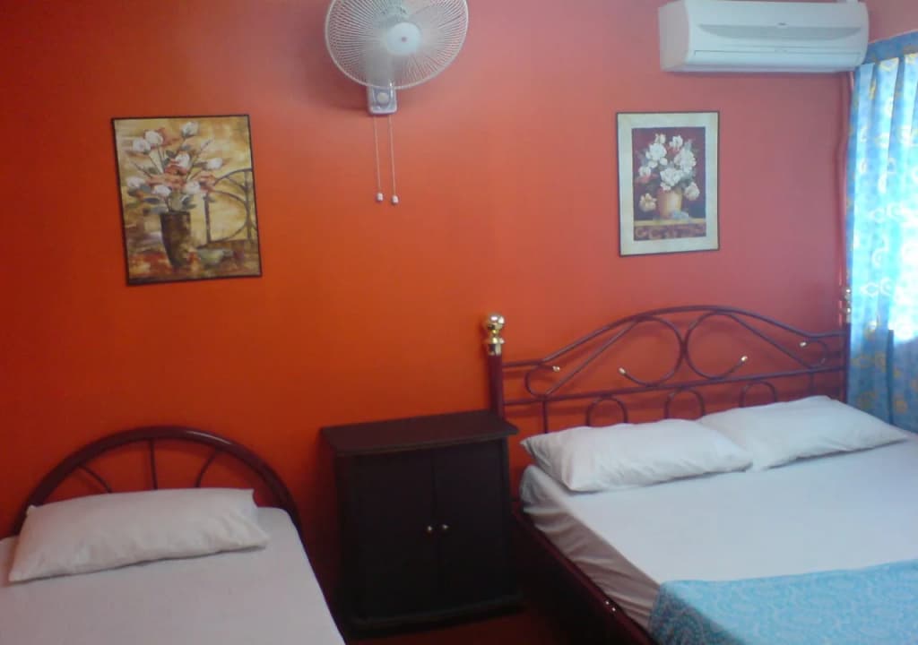 Stay-In Lodge - photo 4